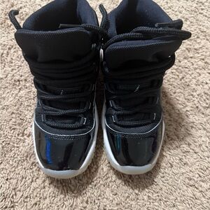 🖤 Air Jordan 11 Retro | Black & White | Youth 3.5Y